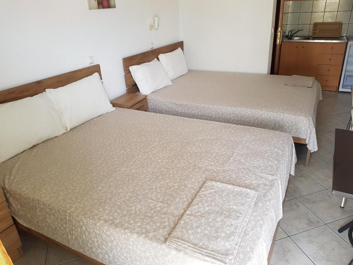 Villa Giannis Apartments Vrasná Exteriör bild